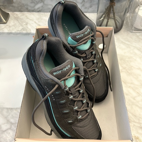 BRAND NEW EASY SPIRIT sneakers, size 9.5 - Picture 2 of 5